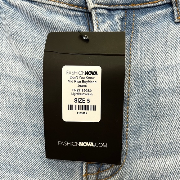 Fashion Nova Light Wash Boyfriend Jeans NWT - Picture 7 of 12